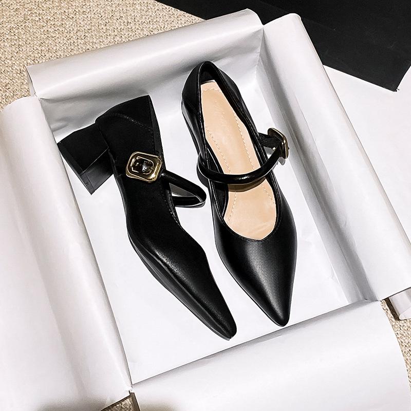 

Женские туфли-лодочки из мягкой кожи, новые универсальные, с острым носком, с открытым верхом, на толстом каблуке, не утомляющие ноги, с ремешком на щиколотке. 33 чёрный