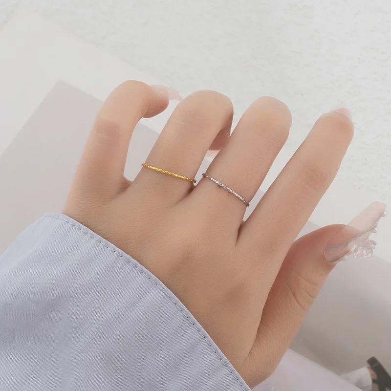 Bague Ciel Étoilé Minimaliste 1mm: Acier Titane Plaqué Or 18k, Inspiré du Design Japonais & Coréen
