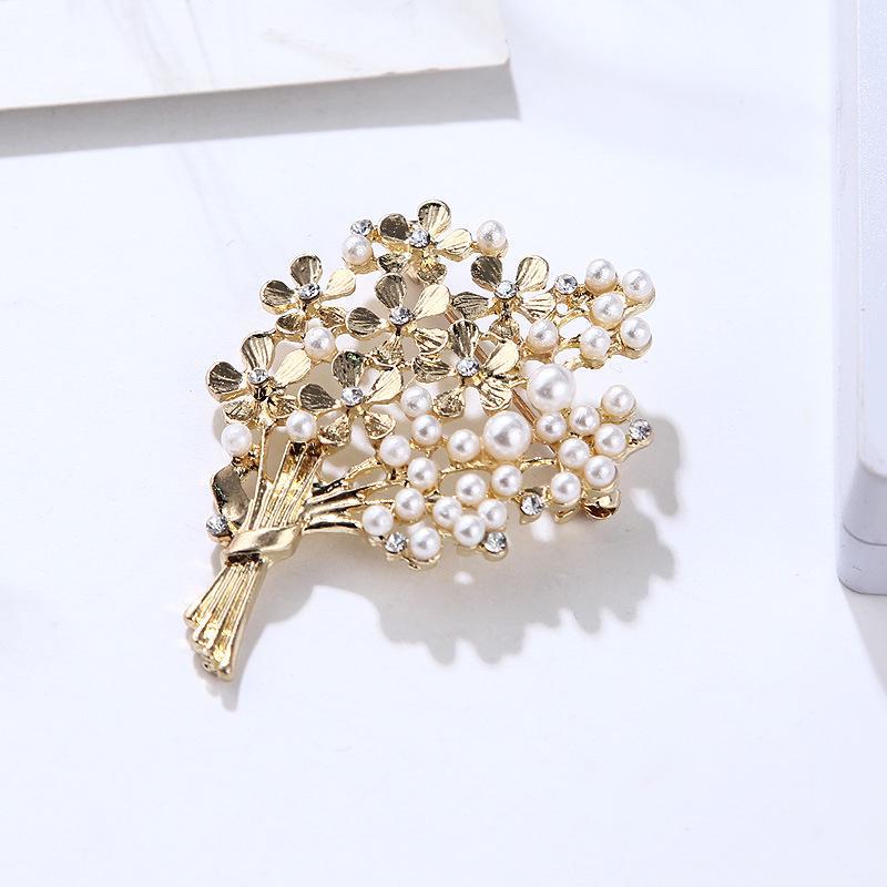 Lanhao Elegant European-American Pearl Bouquet Brooch for Coats and Windbreakers