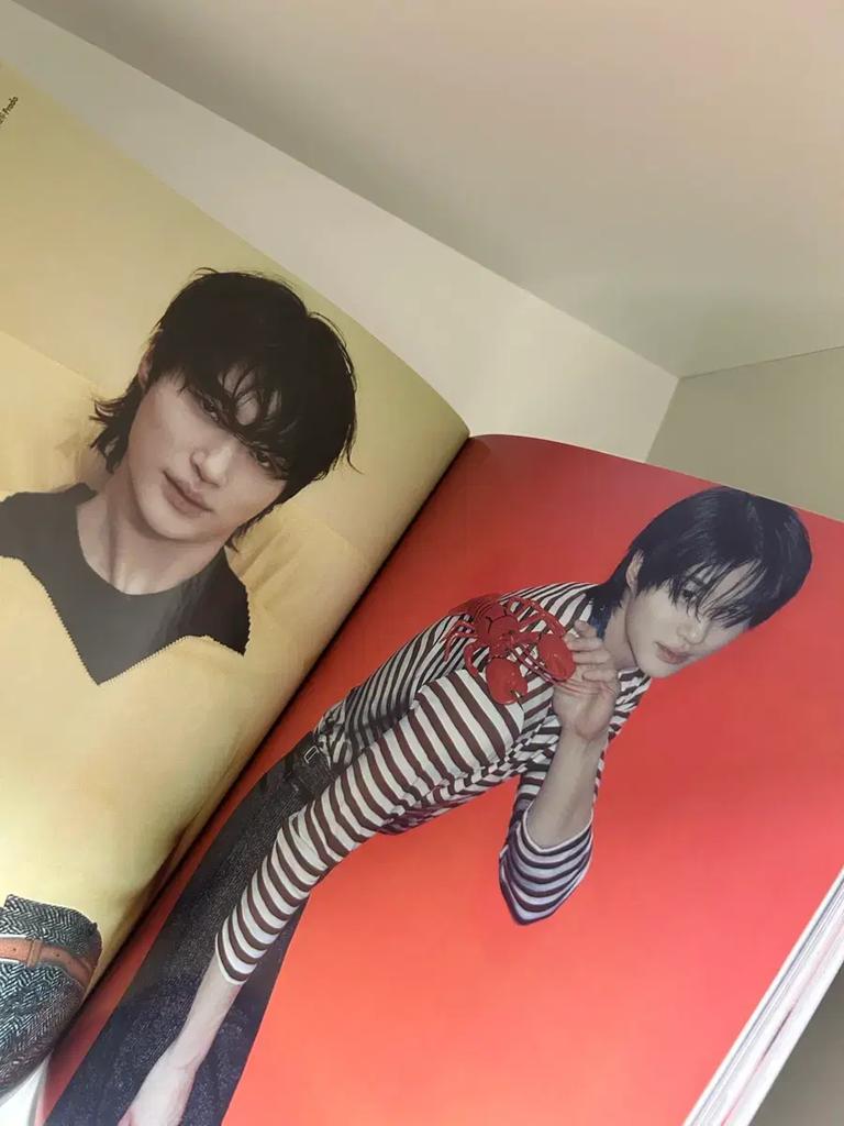 Ell April 2024, Elr March 2025, 2 Byun Woo-seok magazines Used