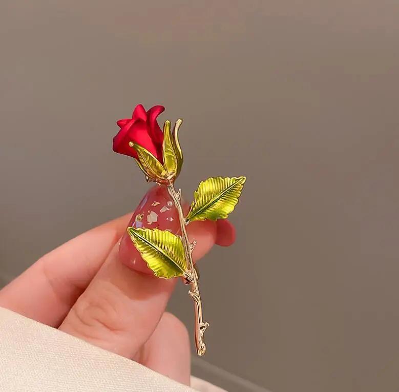 Fashion Pearl Maple Leaf Rhinestone Brooches For Women Elegant Metal Fixed Clothing Pins Daily Jewelry Accessories