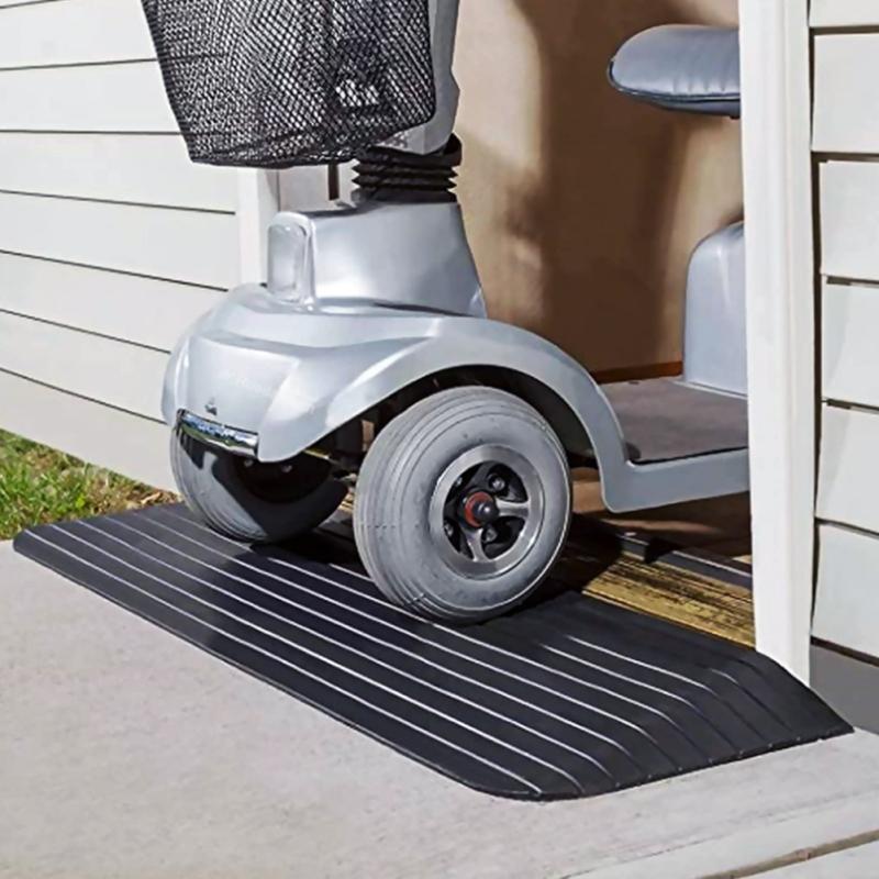 Rubber Threshold Ramp Striped Non-slip Surface 2200lbs/1000kg Load Capacity Ramp For Wheelchair