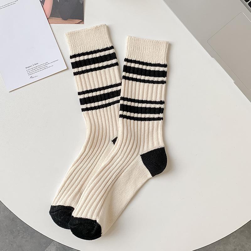 Zhuji Retro Black & White Striped Mid-Tube Socks for Men and Women - Thick Knit, Autumn/Winter Style