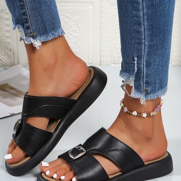 Fashion New Summer Platform Shoes for Women's Metal Buckle Flip-flops Breathable and Hard-wearing Beach Shoes