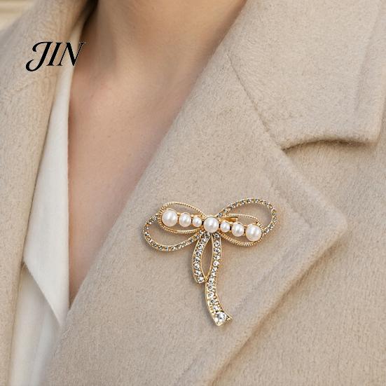 Alloy Brooch Bowknot Design Brooch, Strong Buckle Fastening Pin with Faux Pearls Electroplated Rhinestones, Electroplating Anti-Oxidation Badge