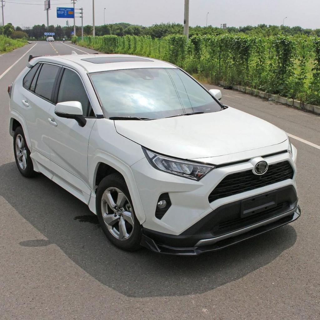 Kit Caroserie Toyota RAV4 2020: Buza Față, Extensoare Aripă Bumper, Praguri Laterale, Spoilere Spate și Centrale, Aripă Spate