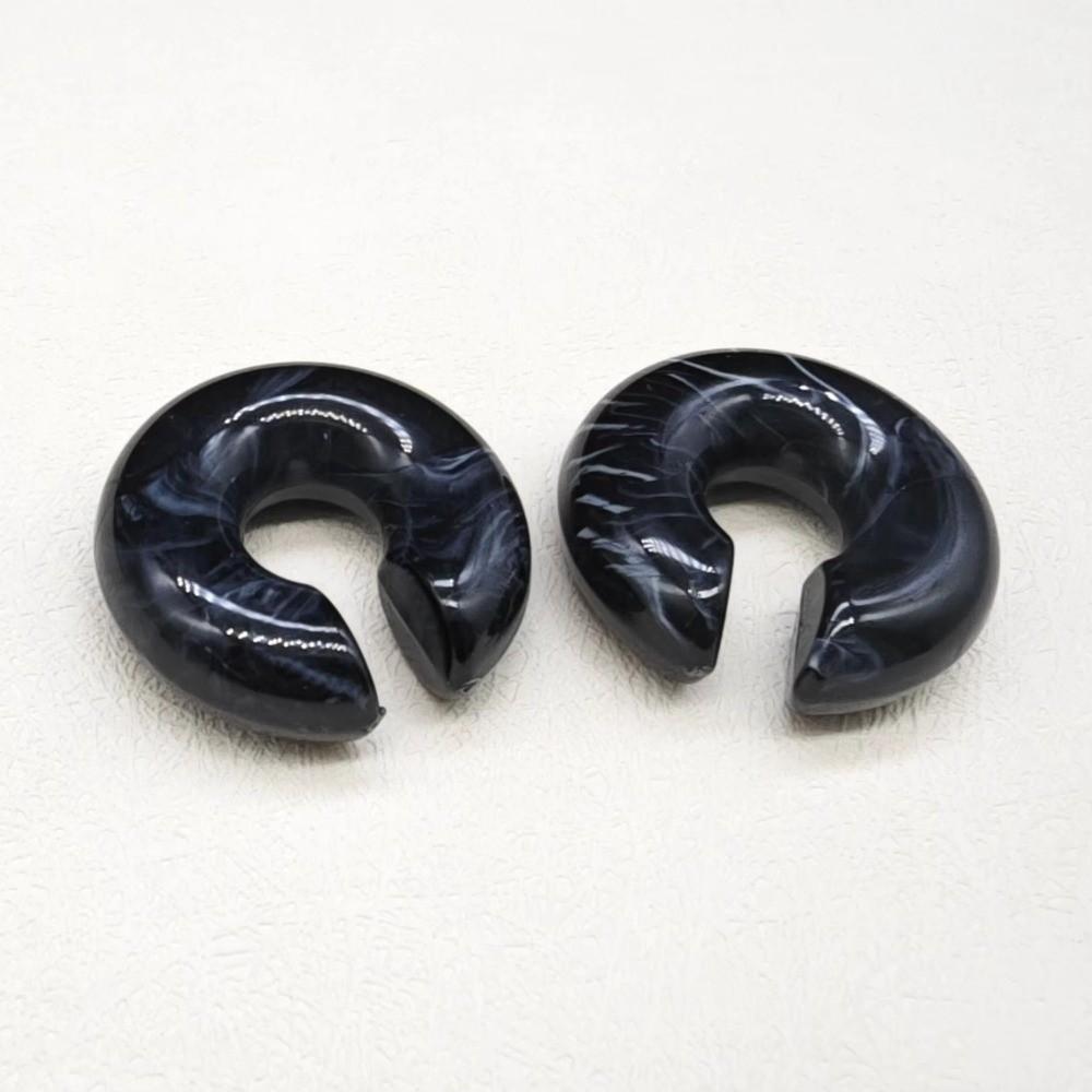 New Style Acrylic Ear Clip Earrings Round Resin C Shape Ear Cuff Jelly Color Lightweight No Piercing Earrings Party Wear