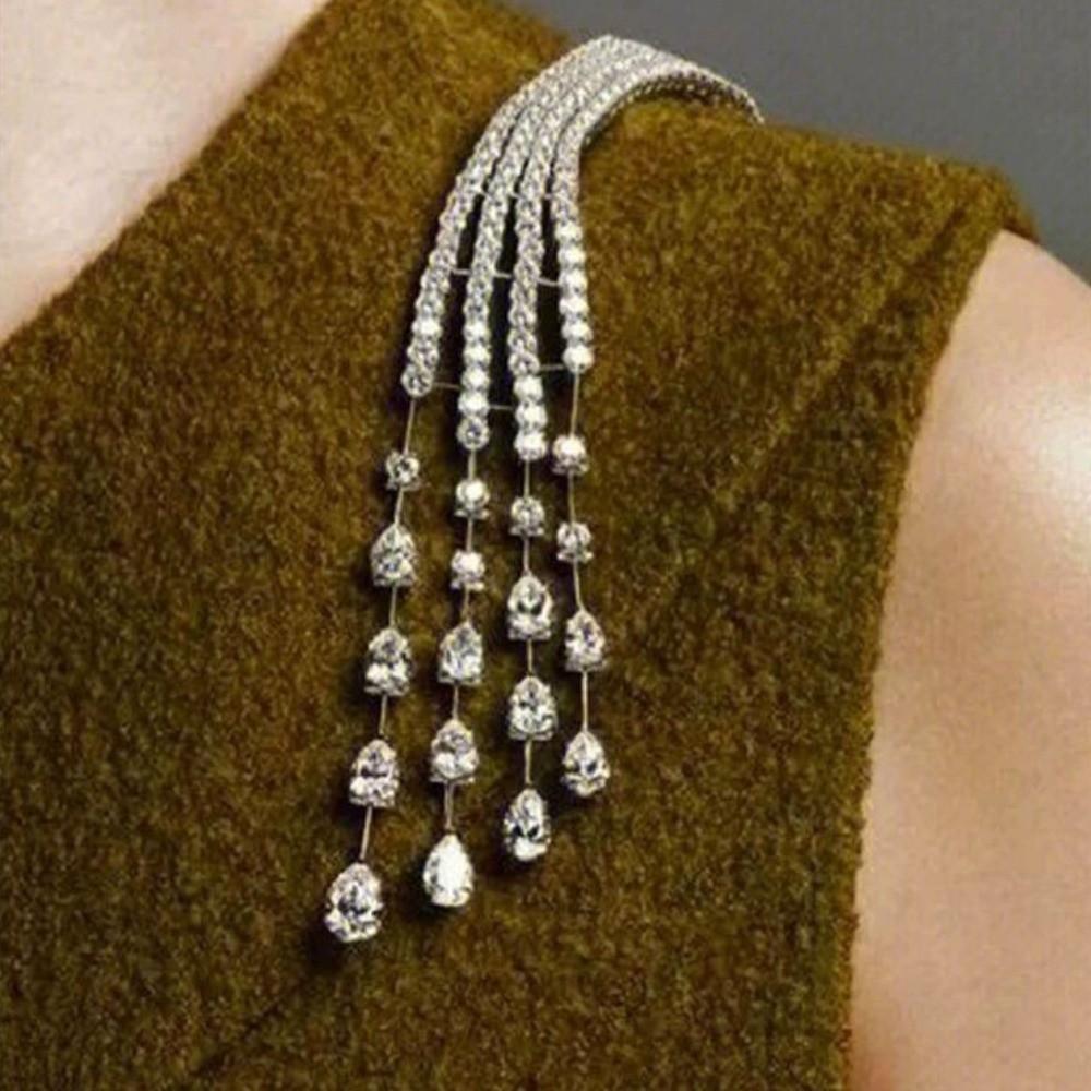 Elegant Long Tassel Brooch Light Luxury Shoulder Flash Suit Accessories