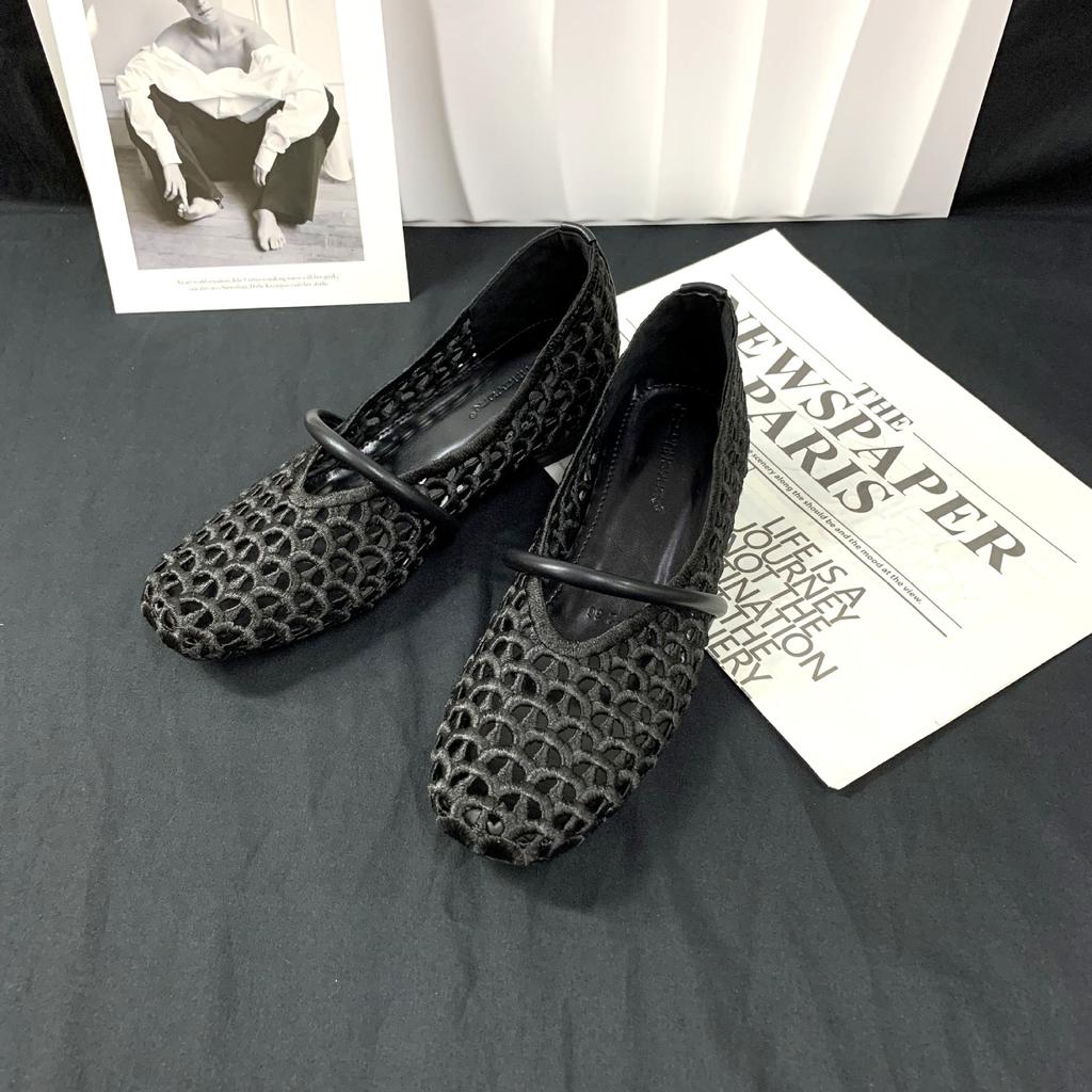 Spot second hair! Inner heightening women's shoes summer French hollow mesh beautiful small single shoes small black thick heel