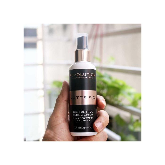 Revolution Pro Fix Oil Control Fixing Spray
