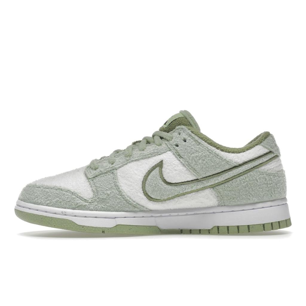 Nike Dunk Low SE Fleece