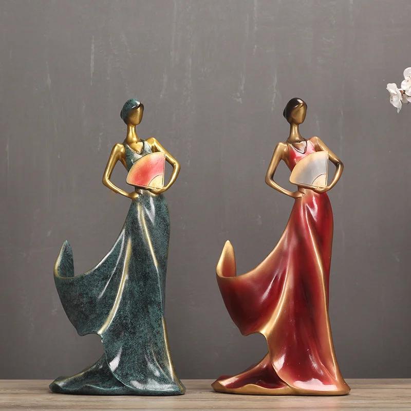 Creative Home Decorative Figurines Ornaments Modern Minimalist Blue Take Fan Beauty Wine Rack Decoration Creative Wedding Craft