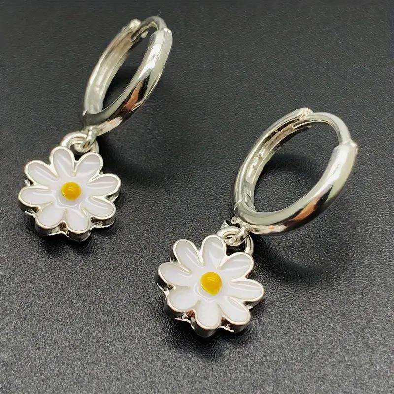 Small fresh jewelry women, Epoxy small daisy sunflower earrings, exquisite Mori daily models