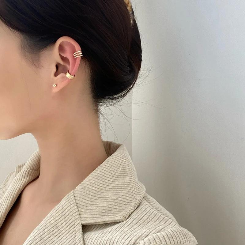 Clips Earrings for Women Unisex Minimalist Fashion Cartilage Hoop Earings Set Ear Cuff Fake Piercing Clip on Ear Jewelry