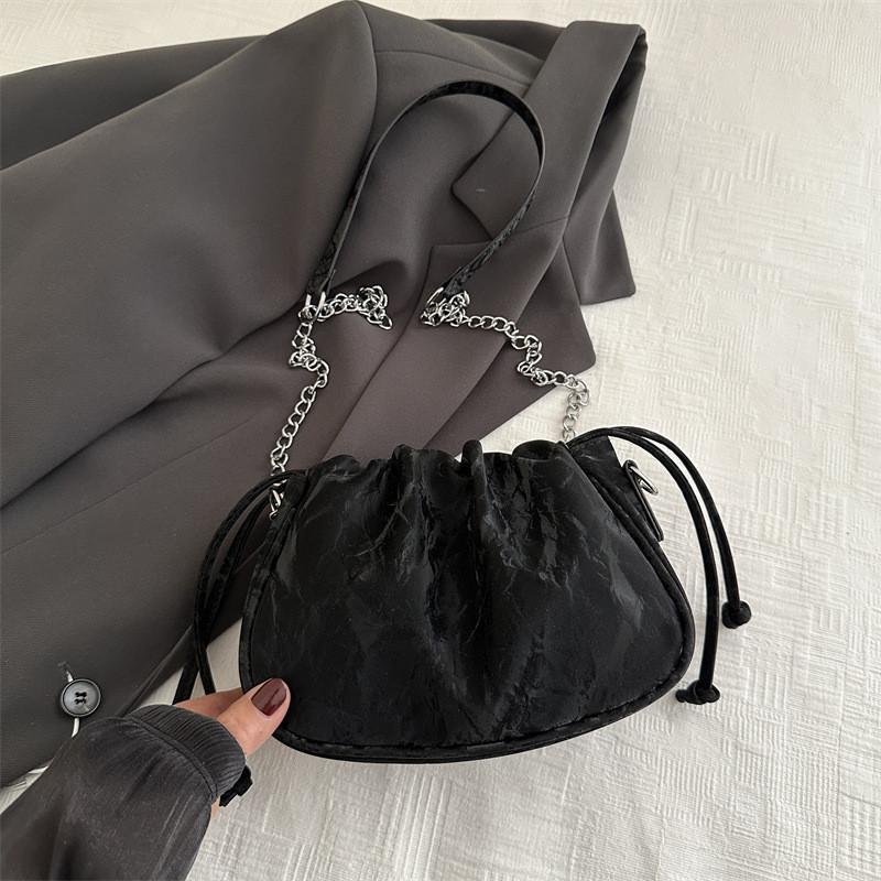 Fashionable Ins Style Women s Shoulder Bucket Bag With Chic Design And Polyester Lining чёрный