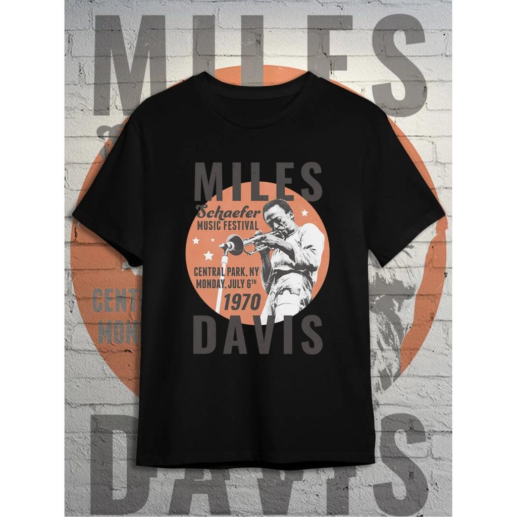 Mills Davis 1970 Central Park Concert Tshirt Ideal Gift for Jazz Enthusiasts Comfortable Fit Men's T-shirt for Music Enthusiasts