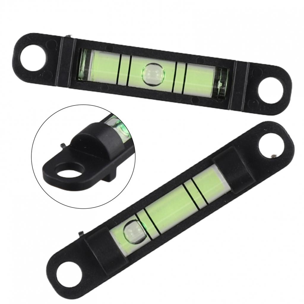 Nivelă reglabilă și robustă pentru instalarea bateriei de duș