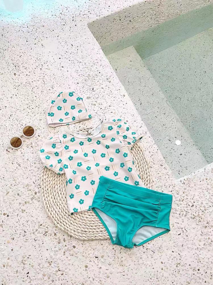 Hot-Selling Girls Two-Piece Short Sleeve Swimsuit - Cute Green Floral Design L
