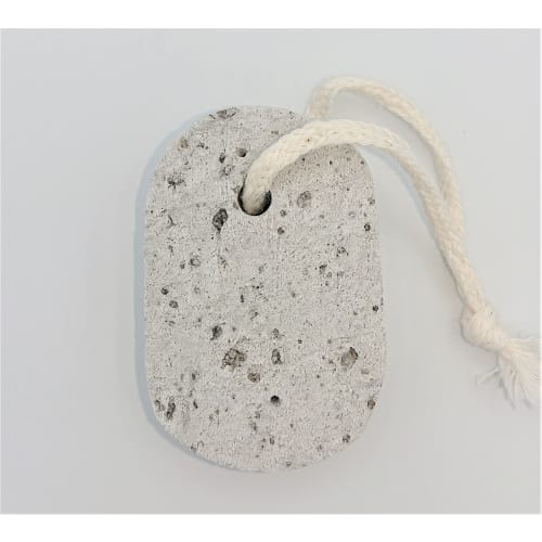 

Natural Japanese pumice stone, oval shape, with string, for exfoliating dead skin
