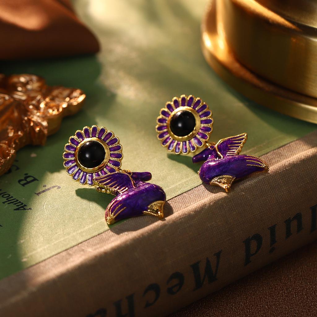 Court style medieval flower earrings retro niche exquisite temperament earrings pearl design versatile earrings