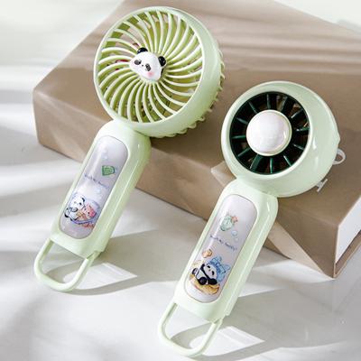Ventilatore Portatile Design Panda Cartone Animato Mini Portatile USB Ricaricabile con Fibbia Appendioggetti Leggero Motore Silenzioso Multiple Velocità del Vento Ventilatore di Raffreddamento