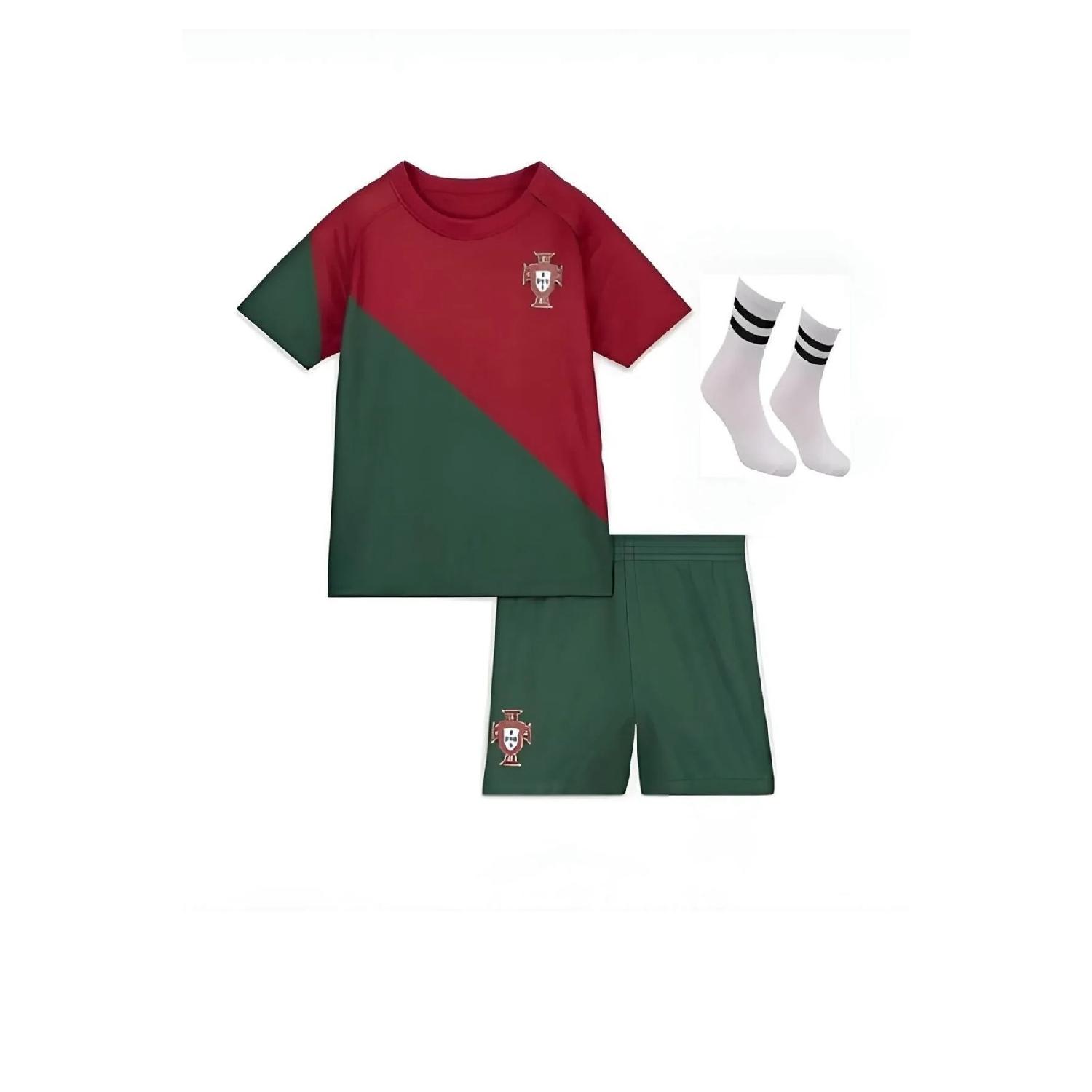 

Выездная детская футболка из трех частей красно-зеленого цвета с изображением Роналду сборной Португалии