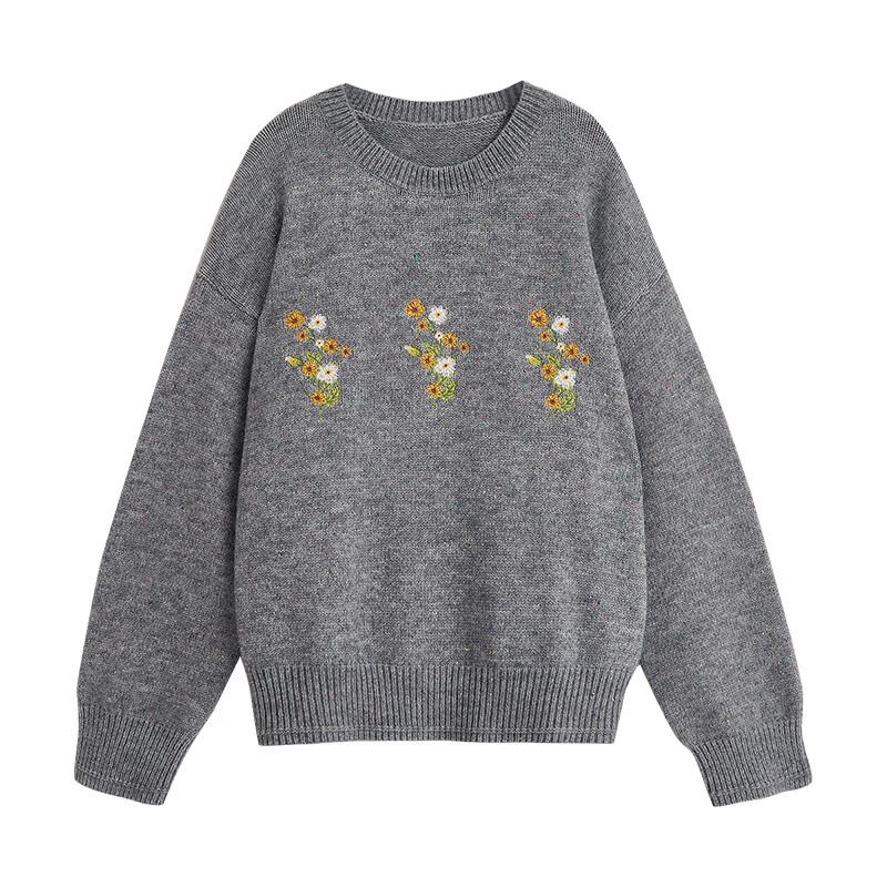 Chuyu Women's Floral Embroidered Loose Knit Sweater