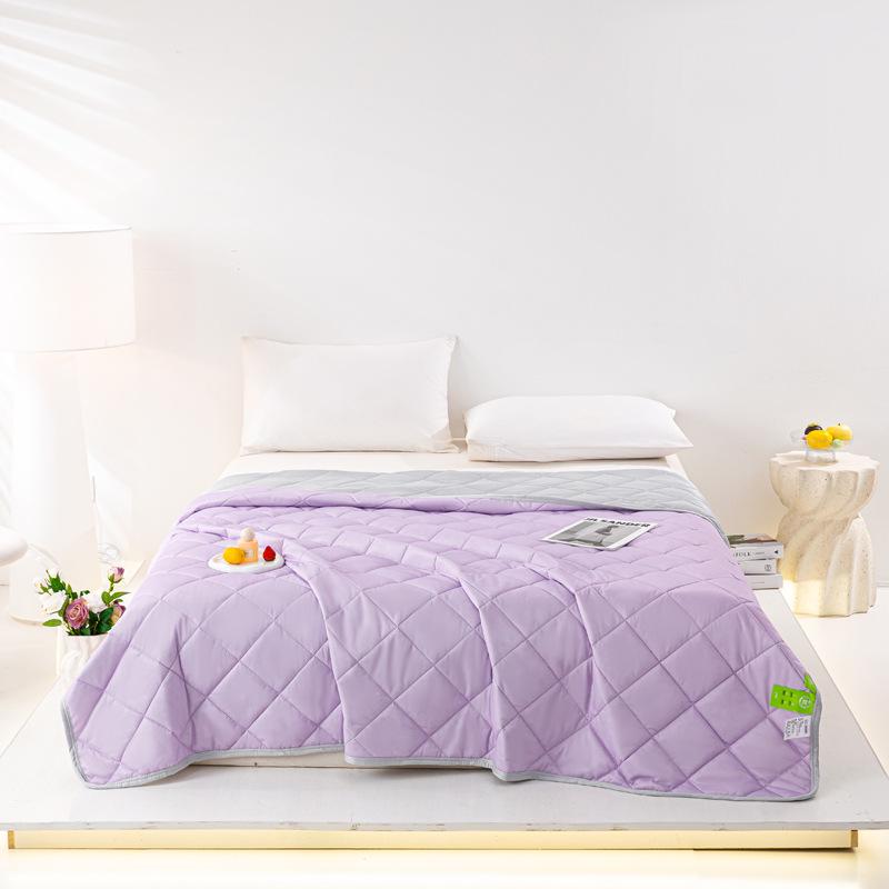 Silk Cool Summer Quilt: Lightweight, Solid Color, Ideal for Air Conditioning
