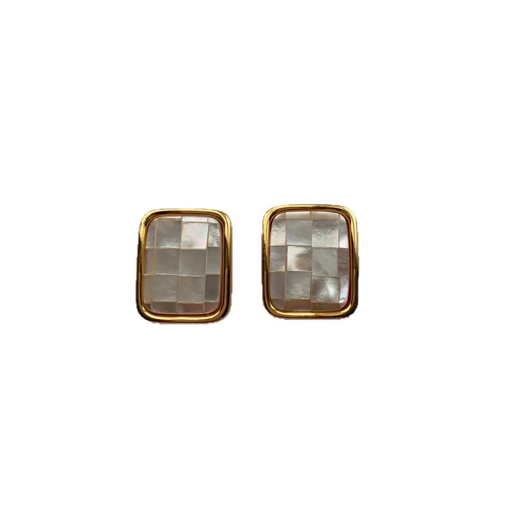 Round Square Classic Shell Stud Earrings Retro Elegance Light Luxury Temperament Versatile Niche Simple And Exquisite