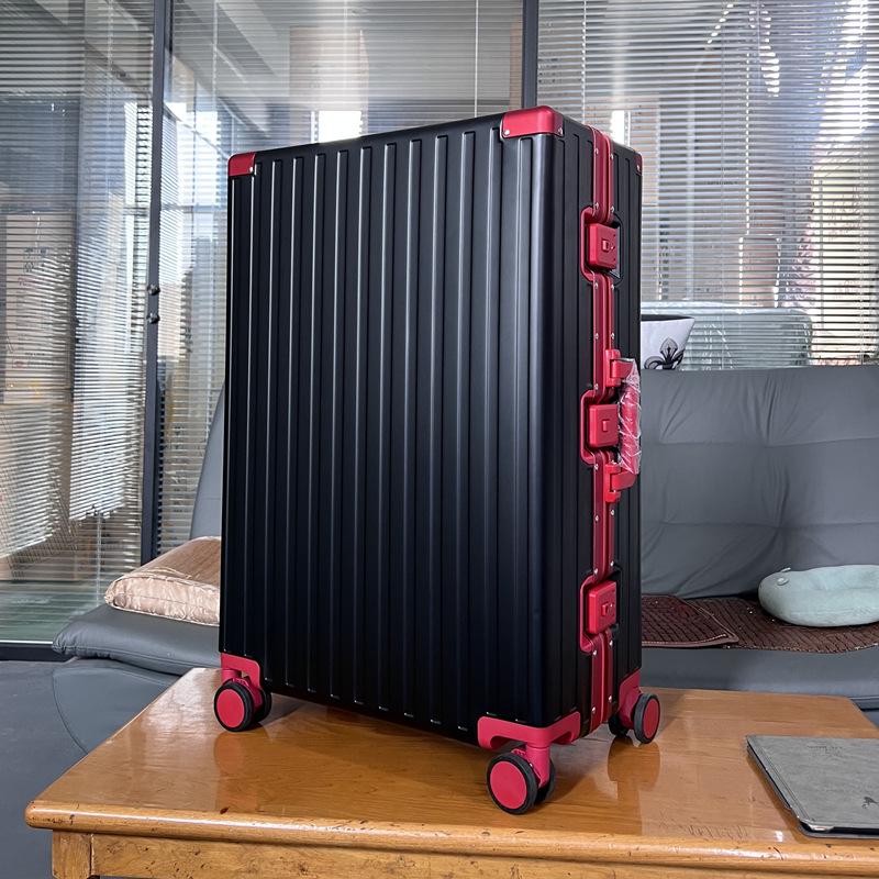 Slightly Flawed Aluminum-Magnesium Carry-on Trolley with Universal Wheels