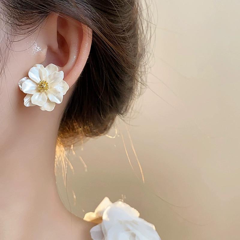French Gentle Wind Flower Ladies Earrings, Elegant Temperament Daily Versatile Holiday Accessories Jewelry Gifts