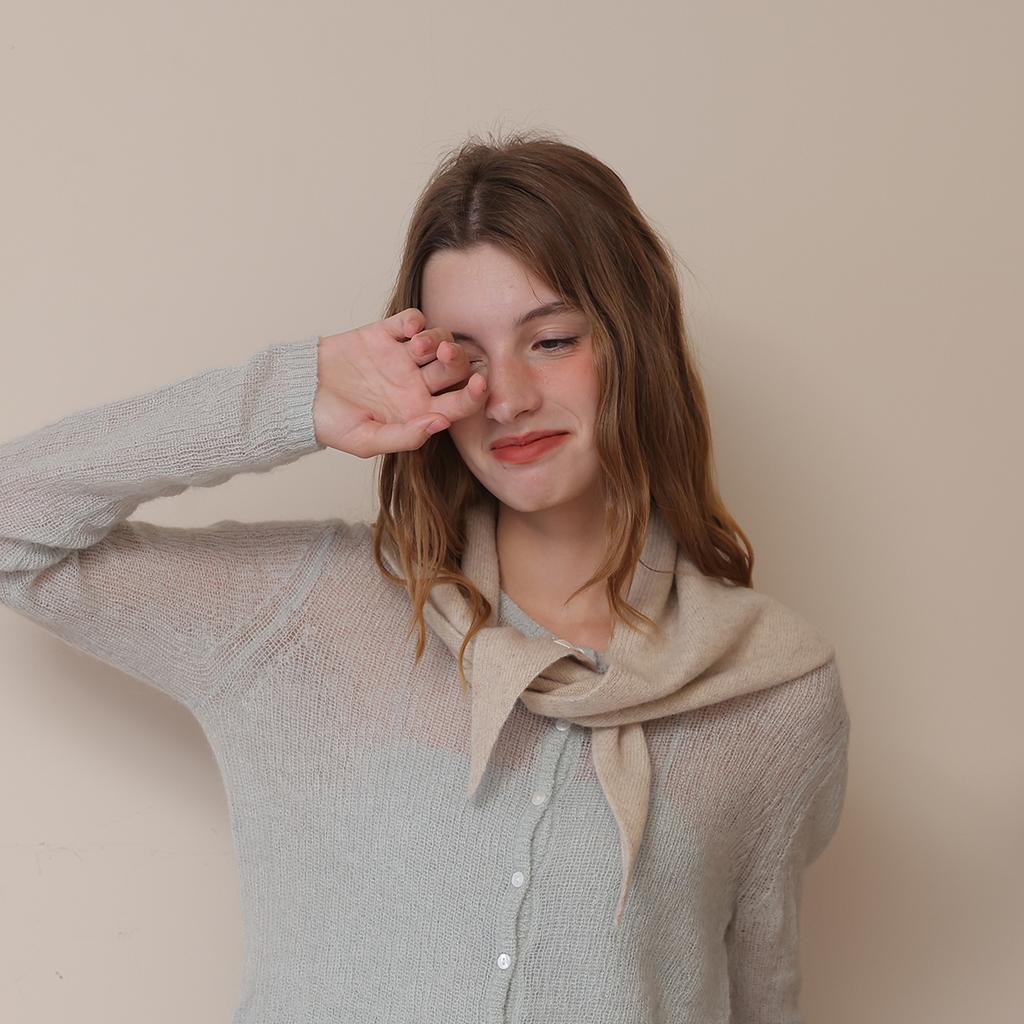 A Solid Color Wool Knitted Triangle Scarf for Women, Can Be Worn as a Fake Collar, Decorative Scarf for Air-Conditioned Rooms, Fashionable Shawl