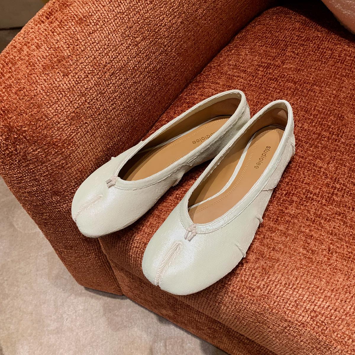 

Виноградная мать имеет тот же стиль, туфли-лодочки с неглубоким вырезом, ленивые на одном педале, на маленьком низком каблуке «свиное копытце», с круглым носком, повседневные, универсальные, для работы, на плоской подошве 40 белый