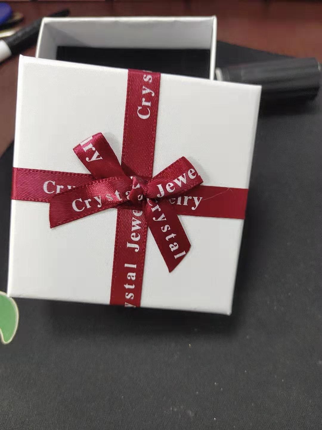 

Браслет на удачу с четырьмя листочками клевера ручной работы для женщин, простой европейский и американский стиль, идеально подходит для студентов и друзей