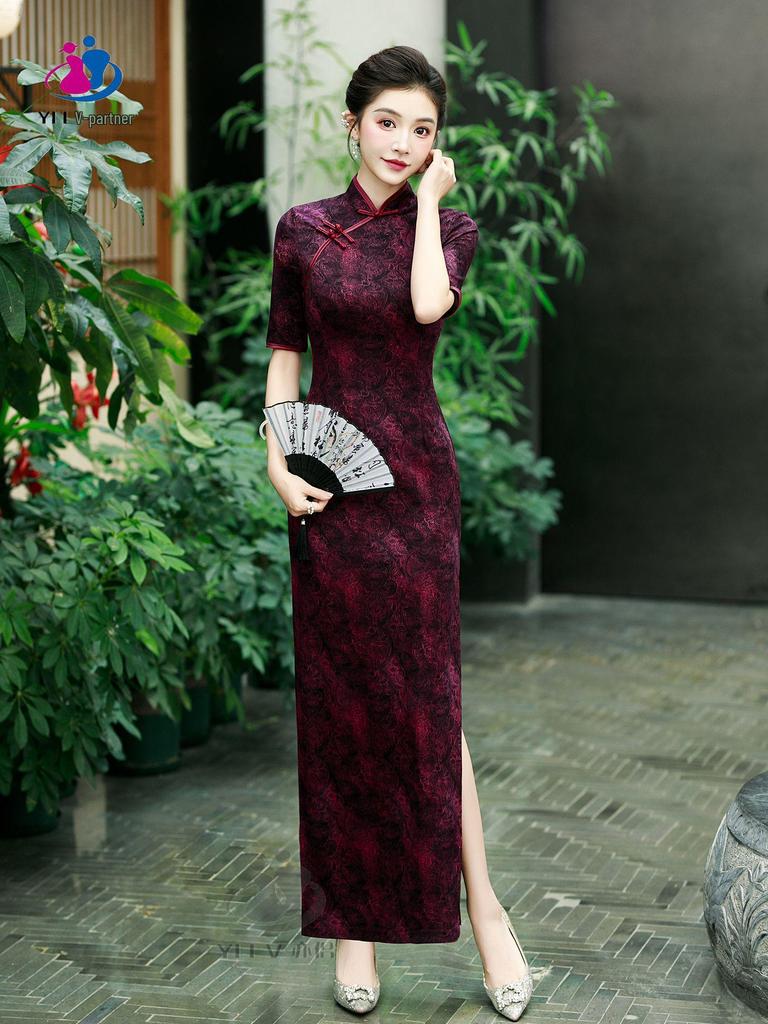 2025 Retro Plaid Chinese Cheongsam: Stylish Slimming Design for Daily Wear & Performances