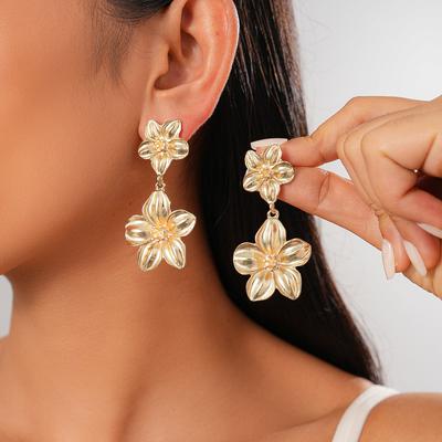 Metal Smooth Flower Pattern Silver Needle Earrings Cold Wind Sexy Earrings