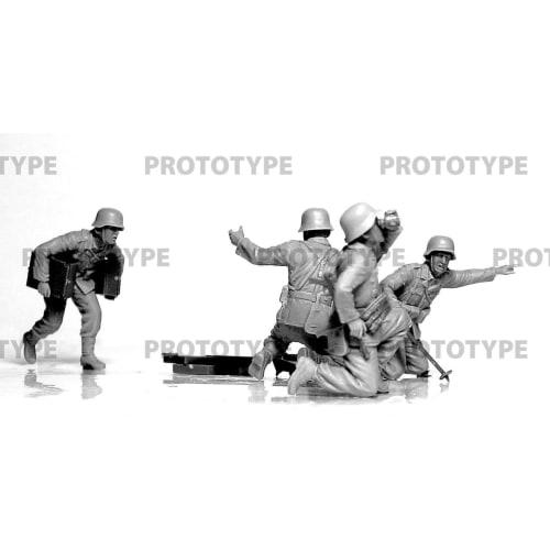 ICM 1/35 WWII German Mortar GrW 34 with Crew, Plastic Model Kit 35715