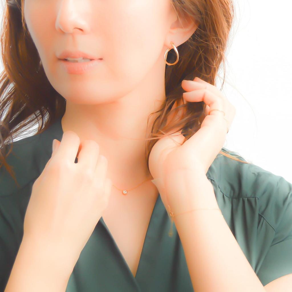 [Naot Schmuck] Damen Gold Creolen, Hypoallergen, Kainari Creolen mit Stecker