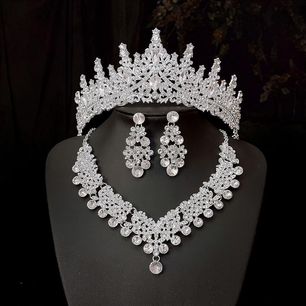 Europäischer und Amerikanischer Brautschmuck Dreiteiliges Set aus Hochwertigem Abschlussball-Hochzeitsschmuck Legierung Diamant Krone Halskette Ohrringe Set