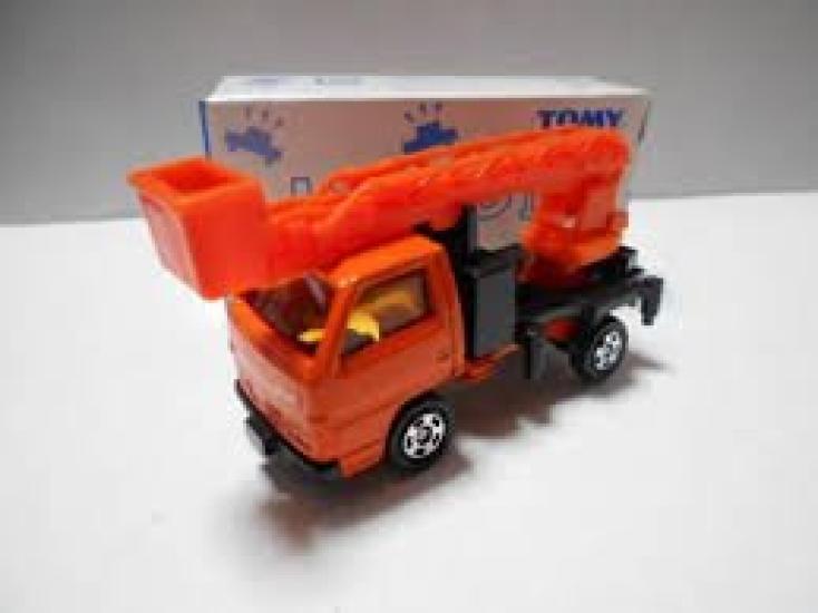 

Tomica Lottery 3 Isuzu Elf Skymaster