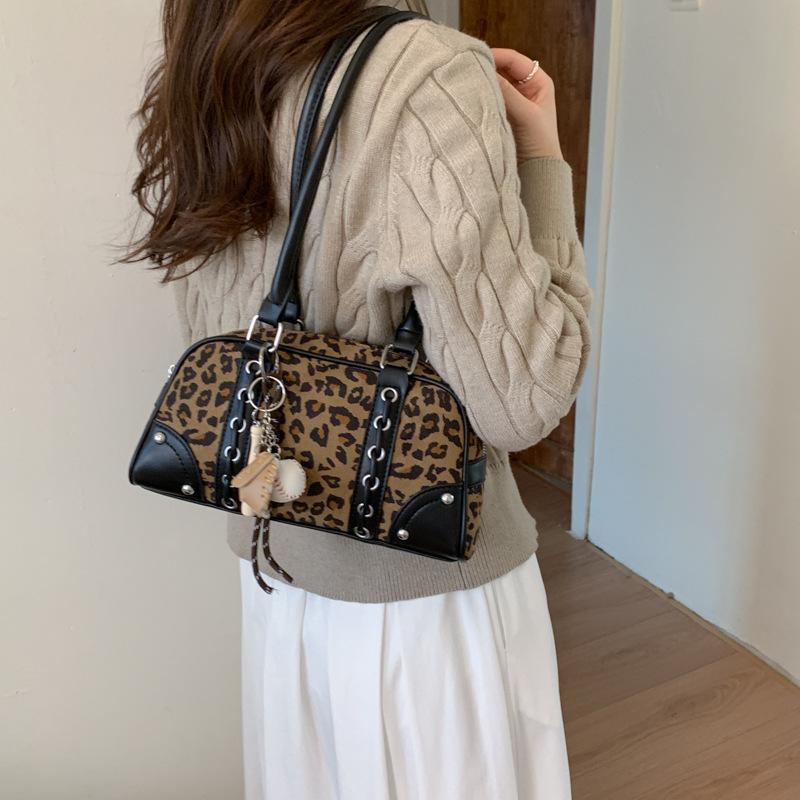 Fashion Versatile Boston Bag 2025 Niche Design Korean Version Ins Simple High-end Shoulder Bag Commuter Retro
