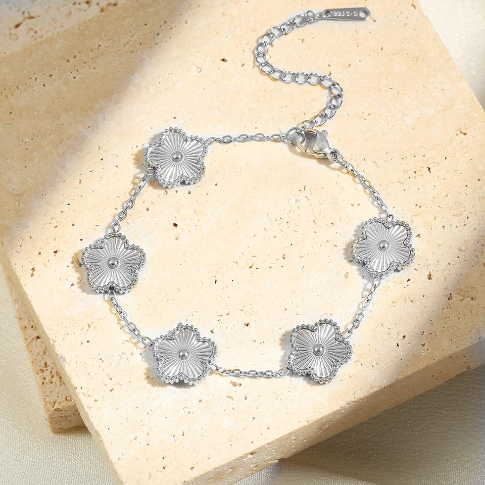 Exquisite 304L Stainless Steel Flower Bracelet For Women Golden Plum Blossom Temperament Bracelet Workday Jewelry Gift