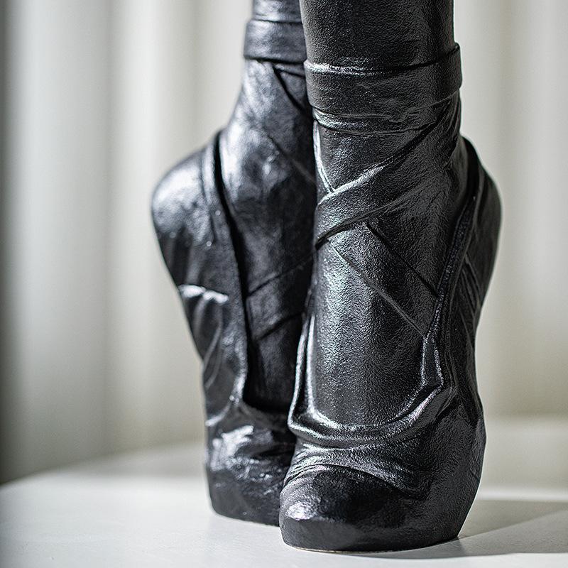 Vase en Céramique Chaussures de Ballet Danseur Portrait Réaliste Sculpture Vase à Fleurs Arrangement Floral Artisanat Accessoires de Décoration pour la Maison