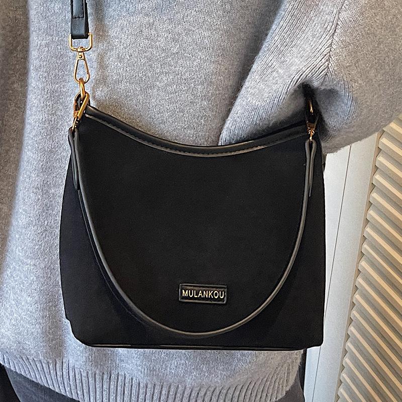 Autumn retro matte suede bag women's 2025 new trendy fashion shoulder bag large capacity commuter bucket bag