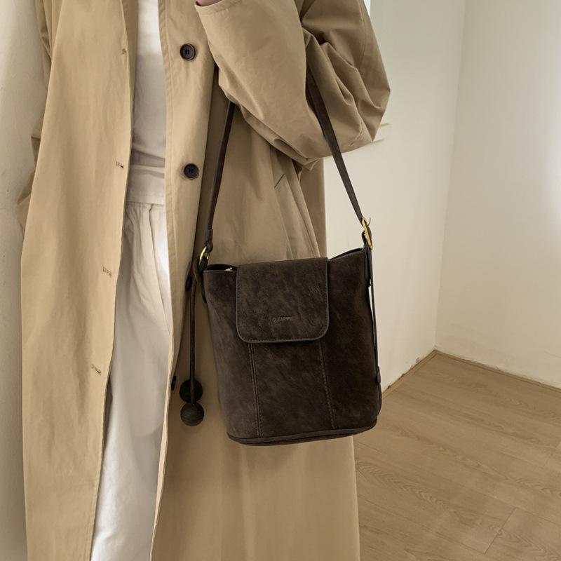 

New Retro Texture Simple and Versatile Shoulder Bag Women Vintage Pumpkin Bucket Bag Soft Leather Crossbody Tote Storage Bags