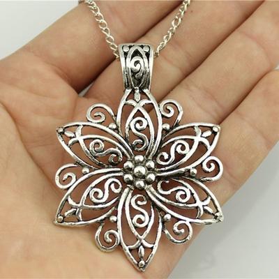 Einfache lange Halskette mit großem Blumenanhänger, Schmuck, Geschenk