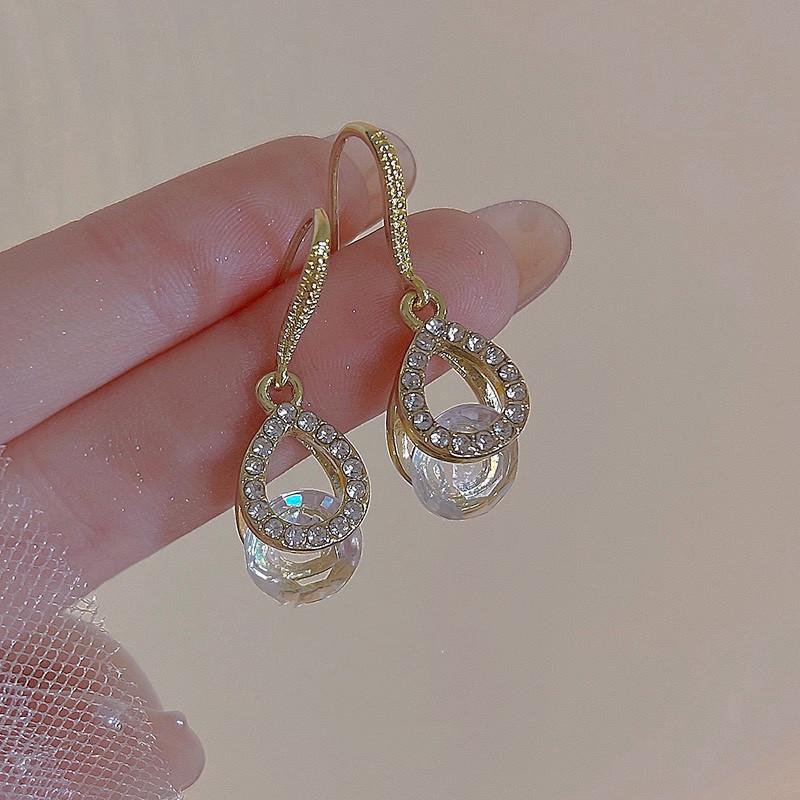 S925 Silver Teardrop Pearl Zircon Stud Earrings: Elegant Women's Fashion