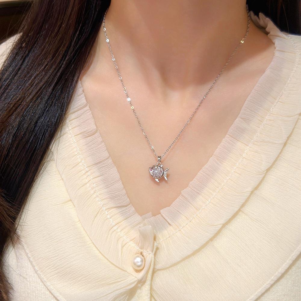 Fashion Goldfish Pendant Titanium Steel Necklace Women Delicate Zircon Clavicle Chain