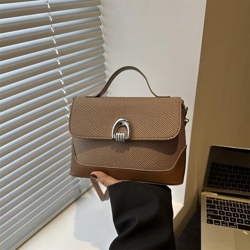 

New fashionable contrasting color armpit bag large capacity shoulder bag retro small square bag high sense commuter messenger bag