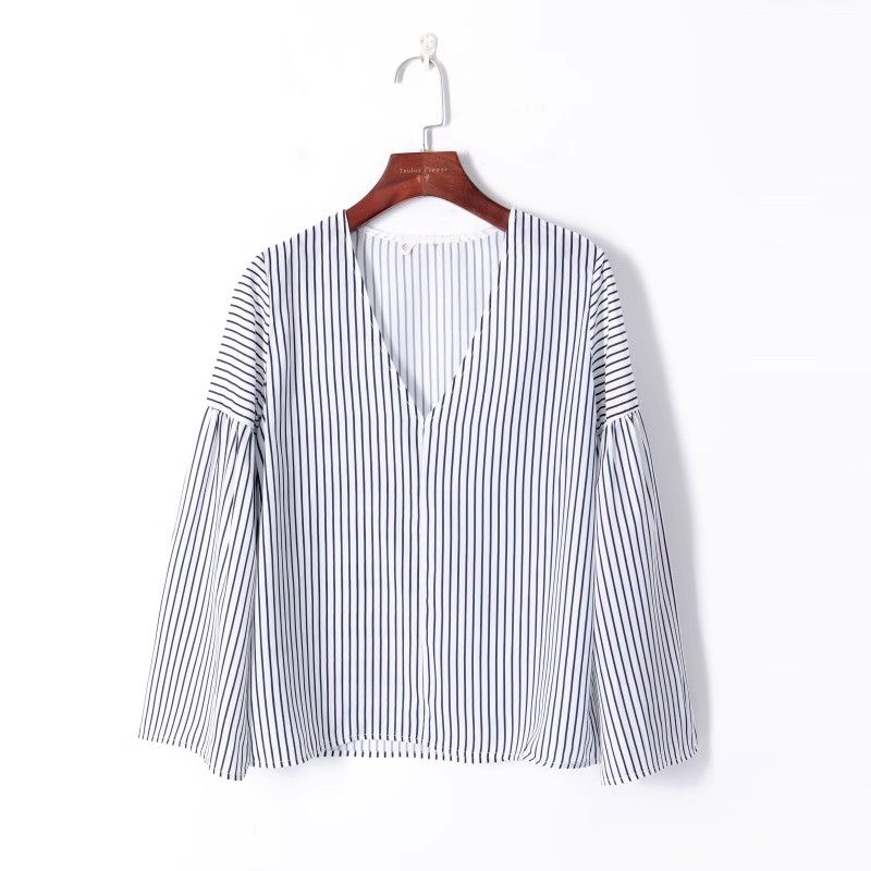 

2024 Лето Новое поступление Женские топы в полоску с цветными блоками V-образный вырез Пуловер Рукав-колокол Свободная Универсальная Облегающая Рубашка Black and white Stripes L